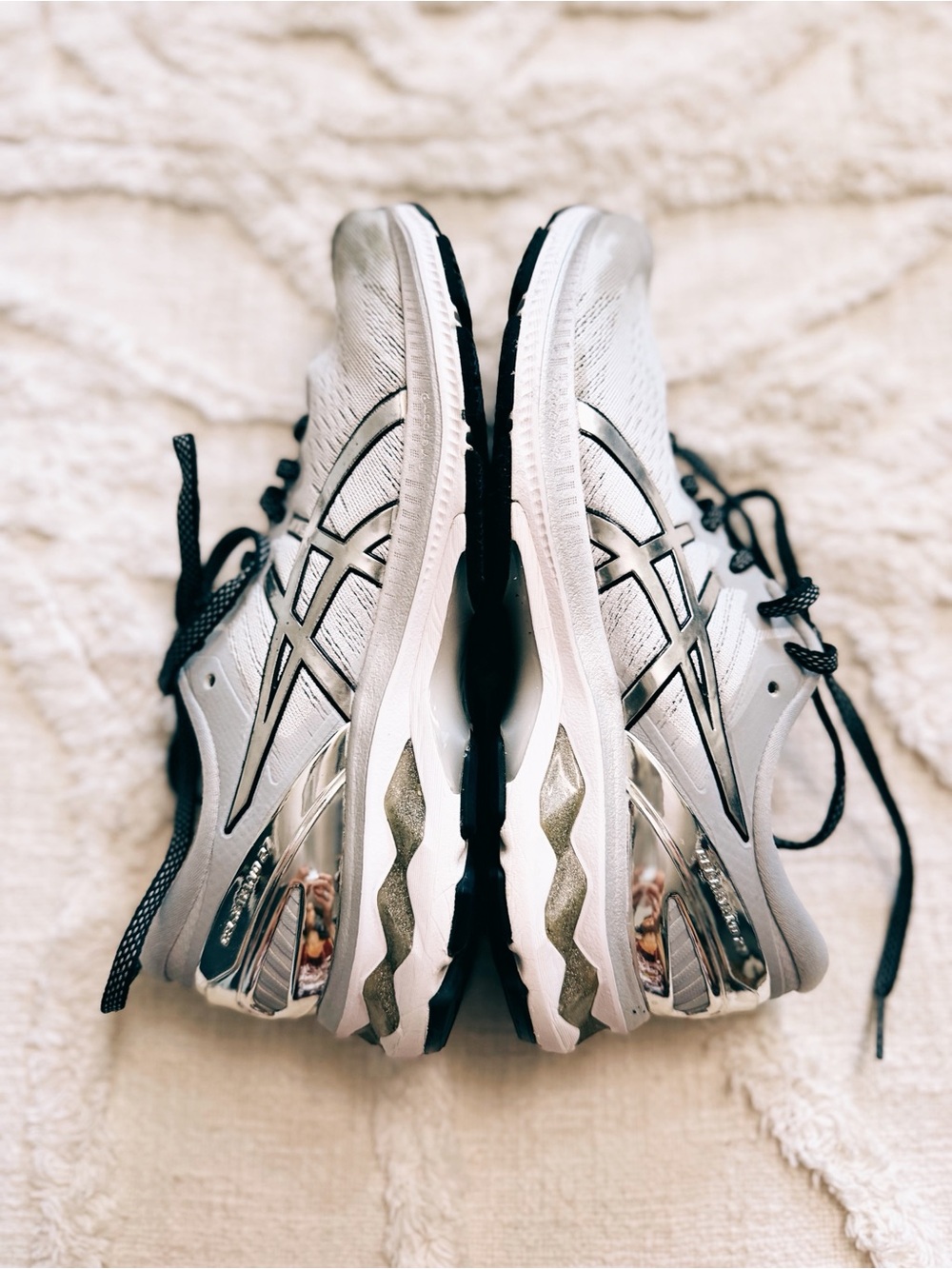 ASICS GEL-Cumulus 26 Women’s Running Shoes Gray Silver Size 7.5 GUC